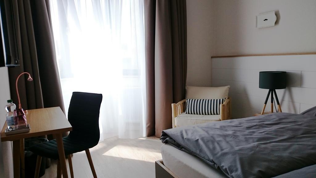 Fruehstueckshotel Fuerstenwerth ヴィルヘルムスハーフェン エクステリア 写真